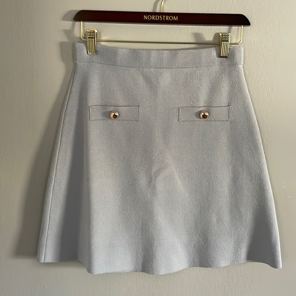 H&M Dresses & Skirts - H&M knit skirt with gold buttons